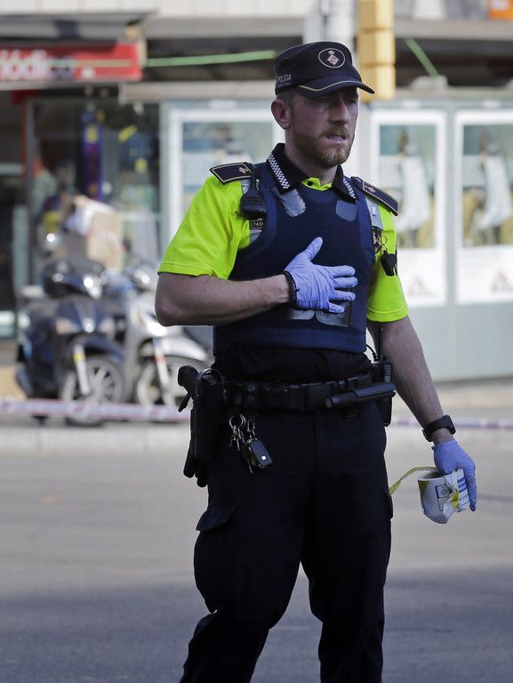 Spain_Barcelona_Pedestrians_Hit_13489.jpg
