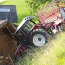 VU Zwischenw_Traktor-Haus01.JPG
