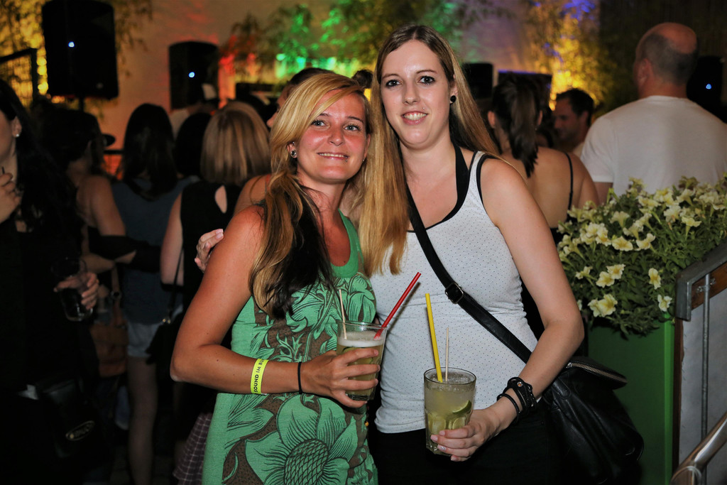 Jaqueline Schmid und Daniela Ellensohn.JPG