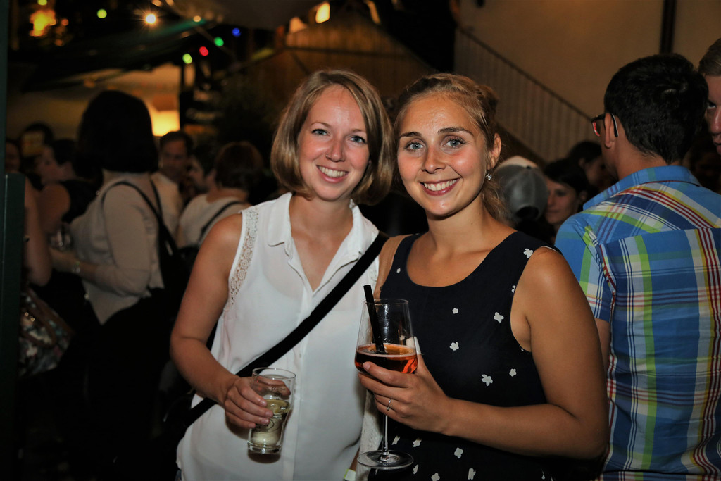Theresa Linder und Larissa K__nig.JPG