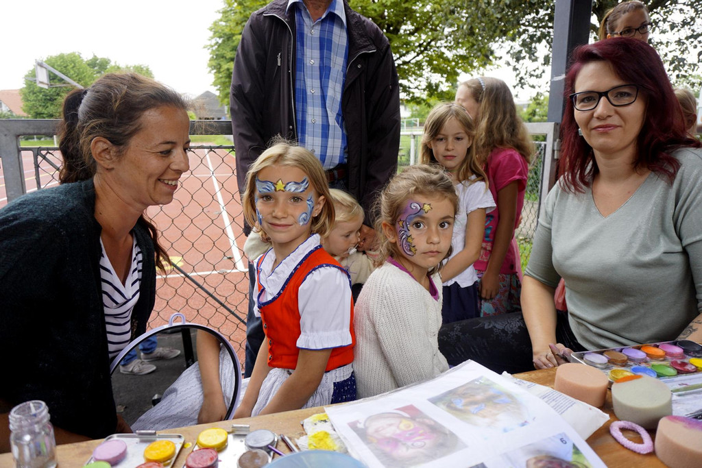 Kinderolympiade Gemeinde D Schminken 23-07-2017 _1_.JPG