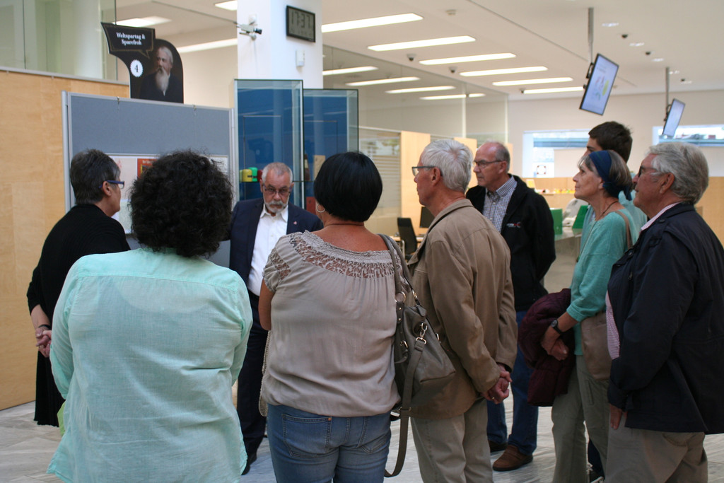 Sparkasse 175_F__hrung.JPG