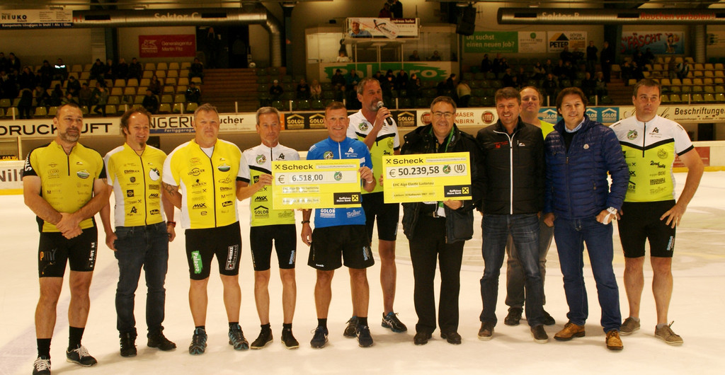 Jeder der M__nner nahm eine Woche Urlaub f__r das Projekt Radeln f__r den Nachwuchs.JPG