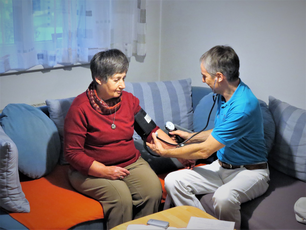 Wir sorgen bei den Patienten zuhause f__r professionelle Pflege.JPG