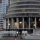 Neuseeland: Mann zündet sich vor Parlament an