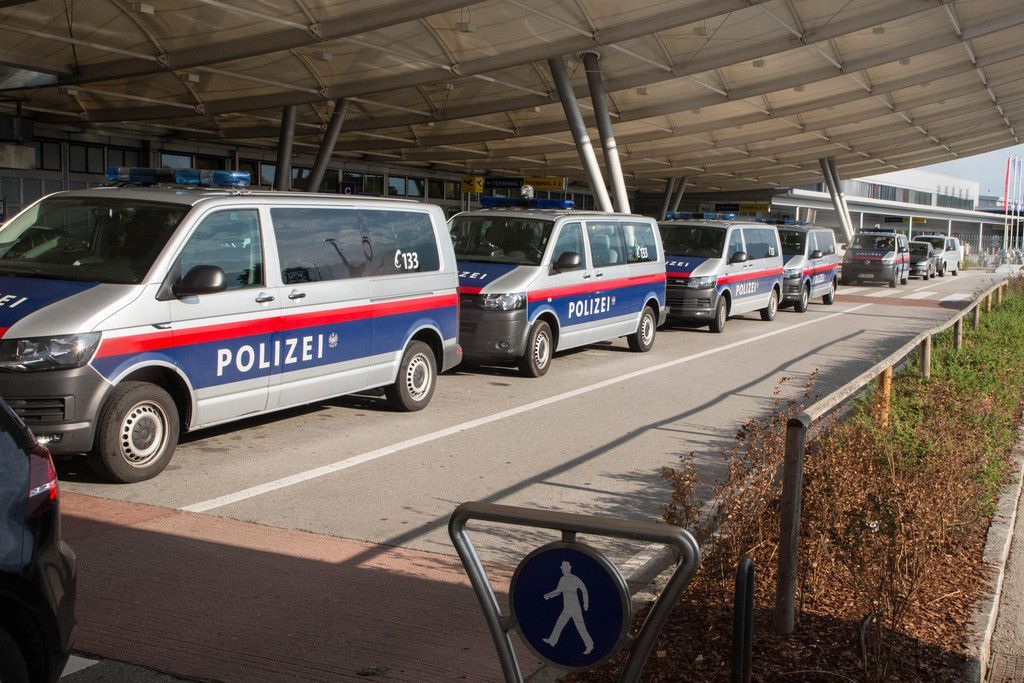 BombendrohungFlughafen24092017001.jpg