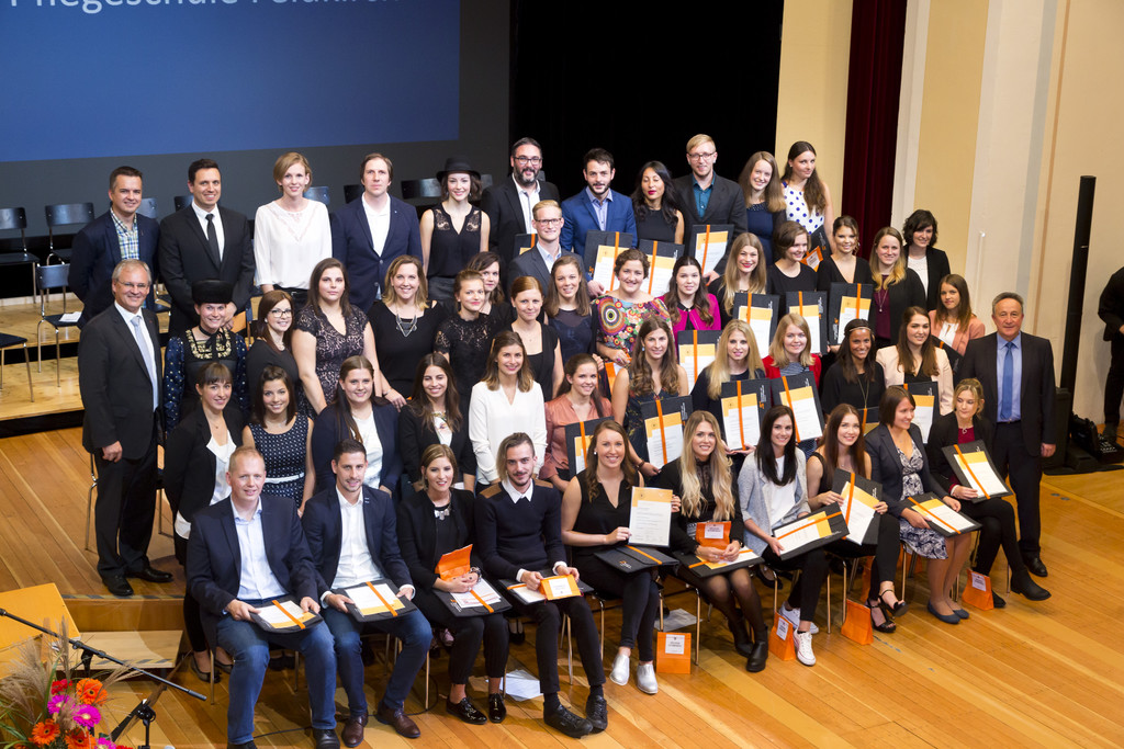 Gruppenfoto Diplomfeier Herbst 2017 _2_.jpg