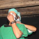 Live-OP in der Galerie Chybulski Antiquariat