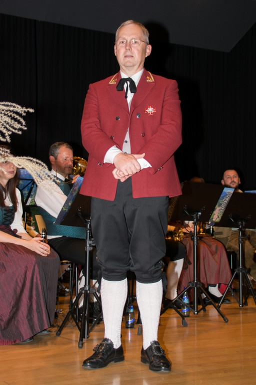 ERN_6016 _683x1024_.jpg