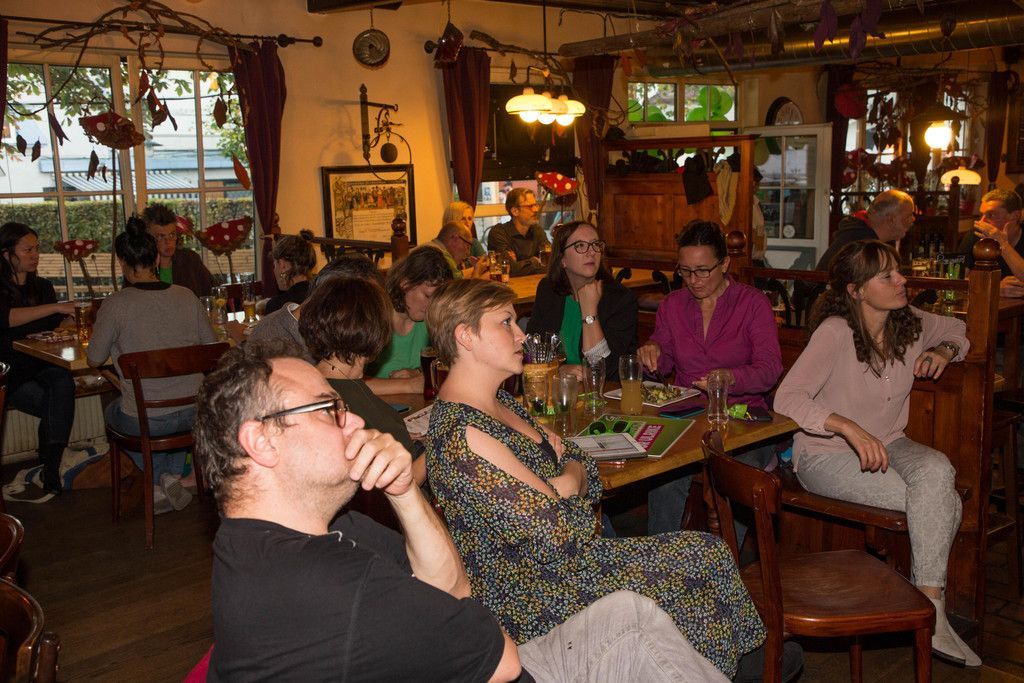 WahlGruene3Hasen15102017003.jpg