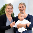Nick mit seinen Paten Mia Pasoe Ligety und Katrin Westenberger.JPG