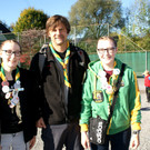 Stefan Koch mit Nina und Christine - die Pfadfinder halfen flei__ig mit.JPG