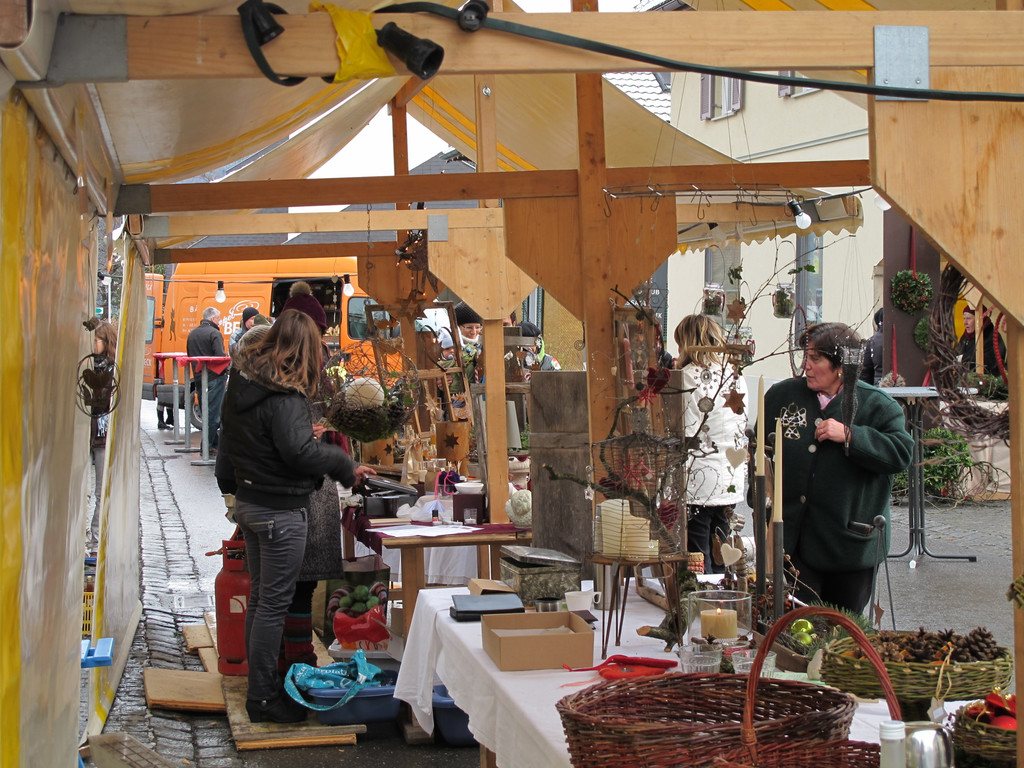 G__fner Advent-Dorfmarkt - Aussteller 6 - _c_Helmut K__ck.JPG