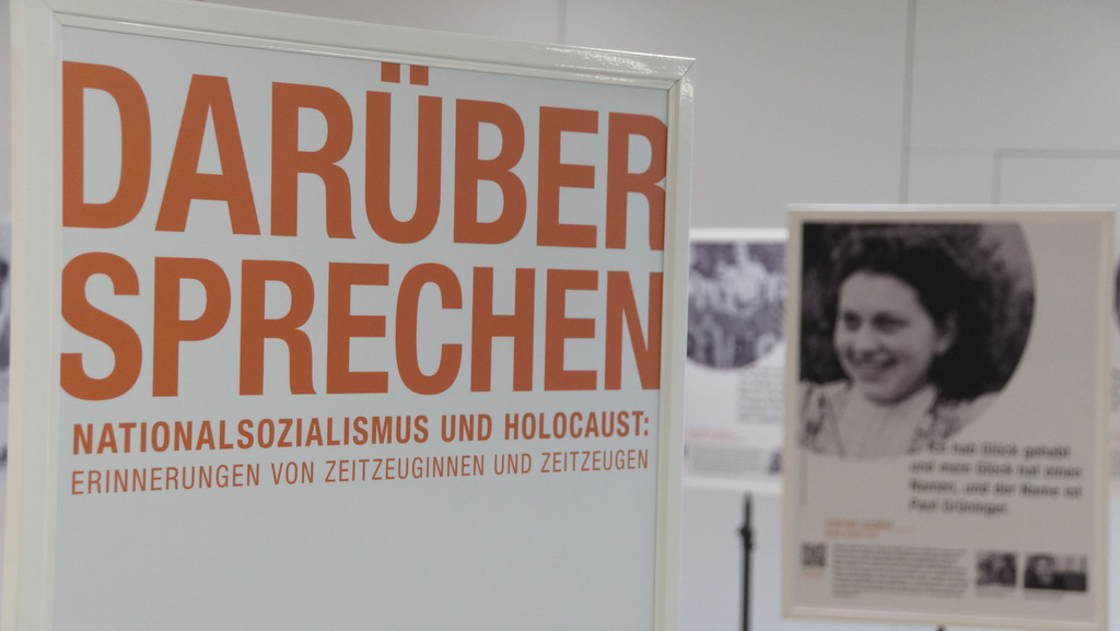 2016_11_13_Ausstellung_dar__ber_sprechen__c__R_Sonderegger_72.jpg