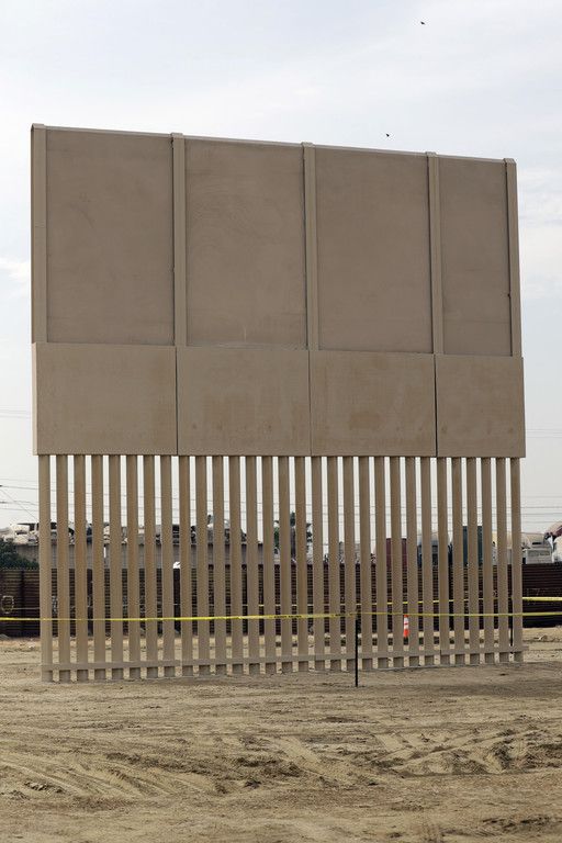 Border_Wall_48647.jpg