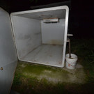 IT-25010 Isorella - Via Morengo_24_Kadavertonne mit Hammer.JPG