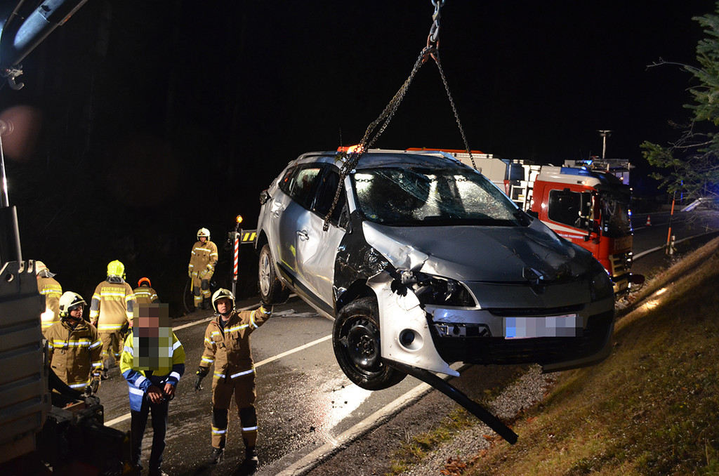 Schwerer VU in Dienten in der Nacht vom 04_11-05_11_2017  Pressefotopongau MW _19_.JPG
