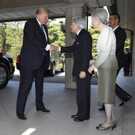 US-Präsident Trump von japanischem Kaiser Akihito empfangen