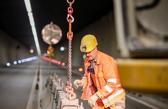Sanierung Arlbergtunnel 1.jpg