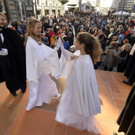 Faschingsbeginn am Stephansplatz: Wiener tanzten zur Ballsaison-Eröffnung eine Quadrille