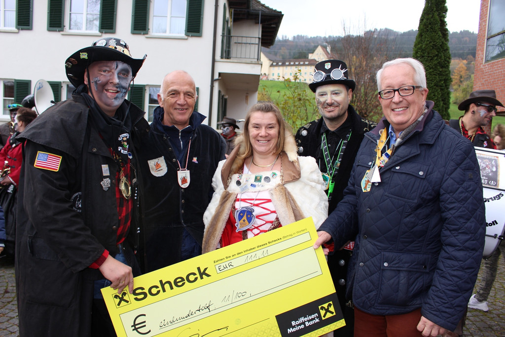 Fasching Opening A Scheck__bergabe 11-11-2017 _1_.JPG