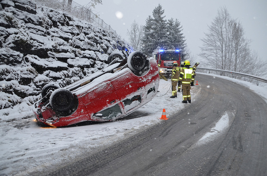 VU Gro__arler Landesstrasse am 13_11_2017  Pressefotopongau MW  _5_.JPG