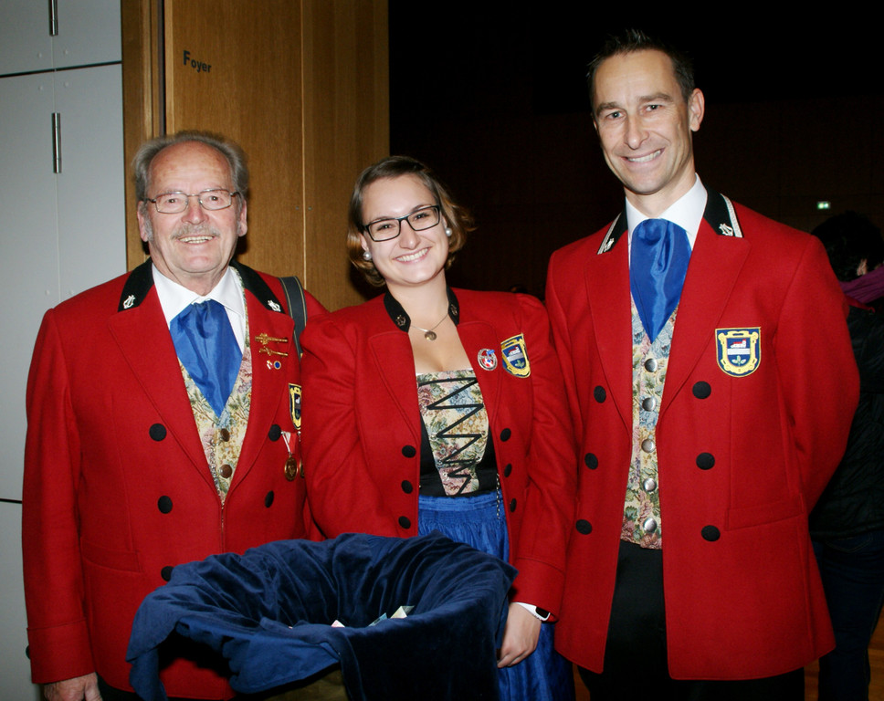 li_ MV-Obmann Christoph M__rk mit Carola und Hermann.JPG