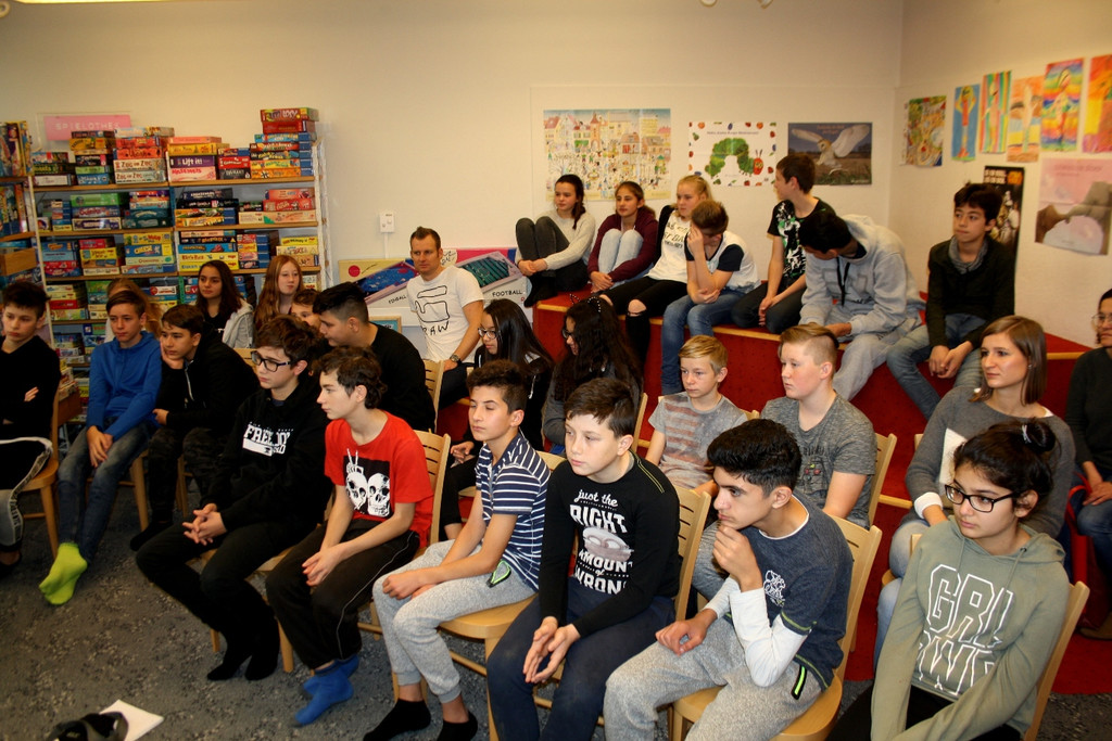 B__cherei LESUNG EGLI f__r Mittelschule NOV 2017 _6_.JPG