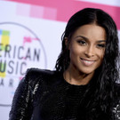 2017_American_Music_Awards_-_Arrivals_01068.jpg