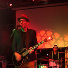 2017-11-18 23_47_42 gee-k mit band spielte funky music.jpg