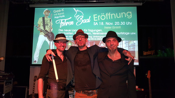 2017-11-19 00_36_27 gee-k und band.jpg