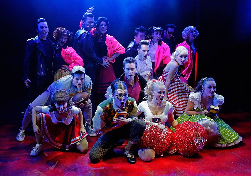 GREASE-Spielzeit-201720188.jpg