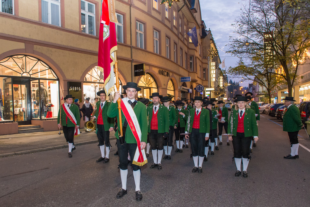 Christbaum-familieplus-Langenegg-Bregenzer-Christkindlmarkt-Musik.jpg