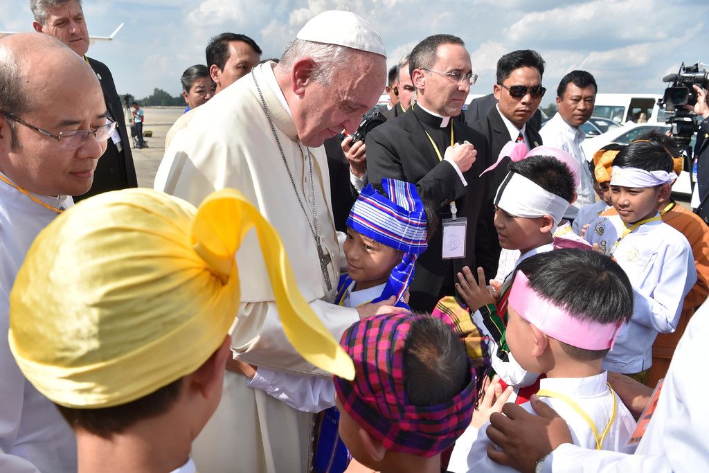 Pope_Myanmar_Asia_00274.jpg