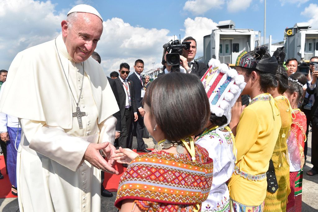 Pope_Myanmar_Asia_47861.jpg