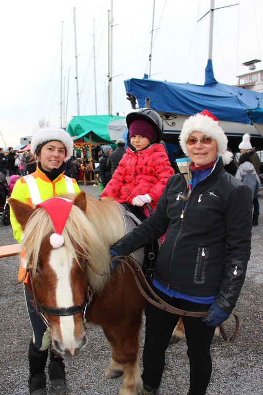 Adventzauber NIKOLAUSMARKT am See C PONYREITEN 03-12-2017 _1_.JPG