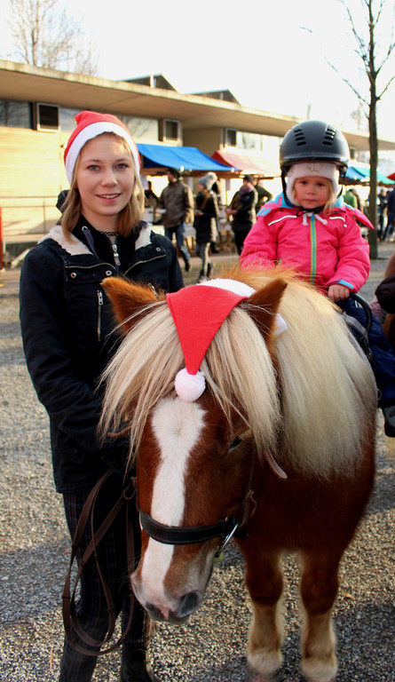 Adventzauber NIKOLAUSMARKT am See C PONYREITEN 03-12-2017 _2_.JPG