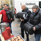 Die Caritas schnürt ihre ersten Gruft-Winterpakete