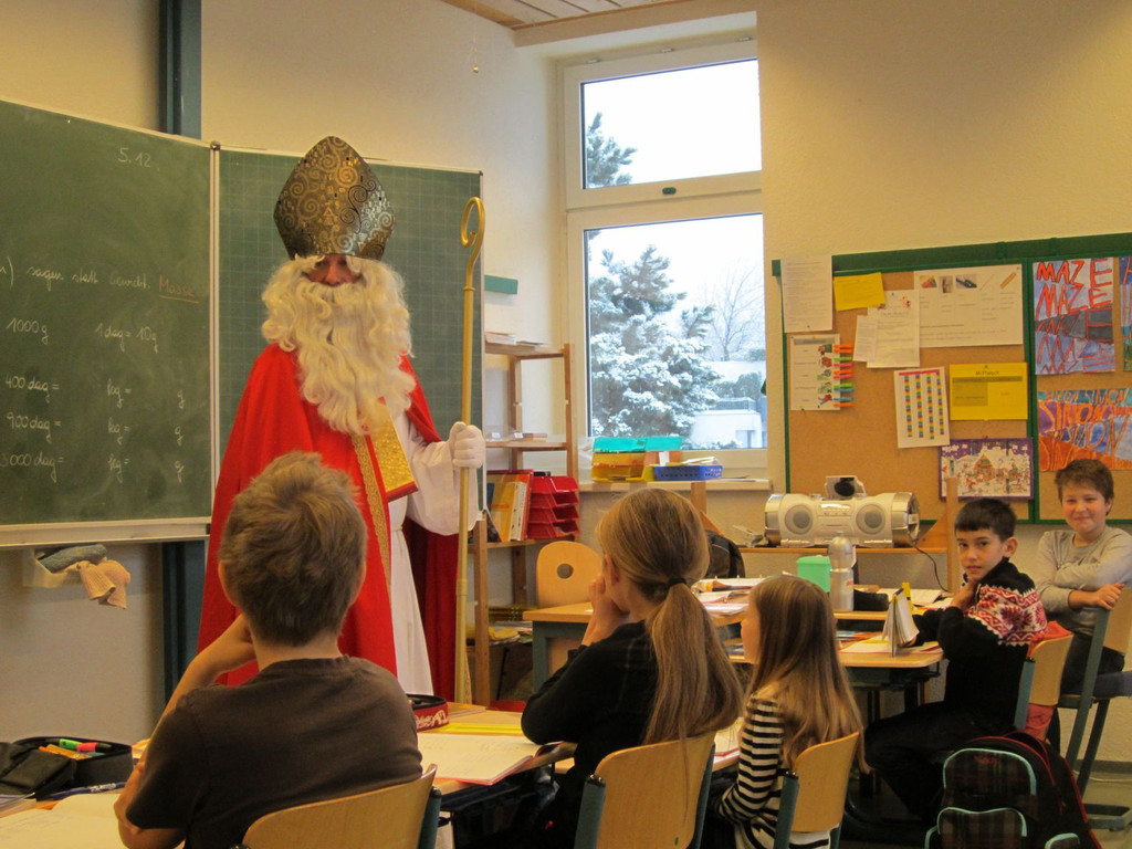 Nikolaus_Wabnig_besucht eine Schulklasse.jpg