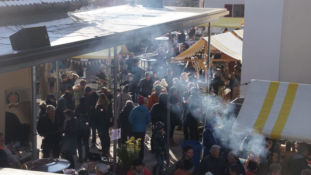 2017_12_02_Adventmarkt_G__fis__c__R_Sonderegger_01_1.JPG