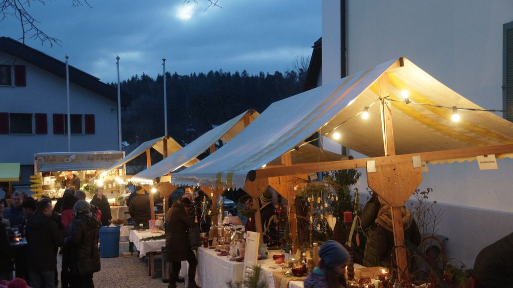 2017_12_02_Adventmarkt_G__fis__c__R_Sonderegger_122_1.JPG