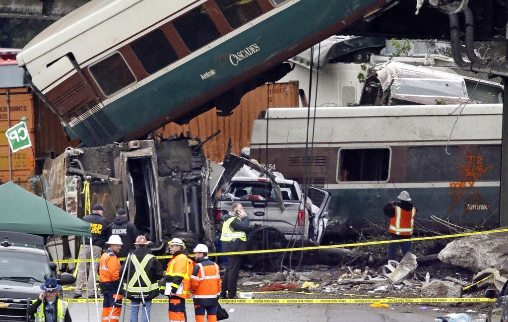 Train_Derailment_Washington_State_34583.jpg