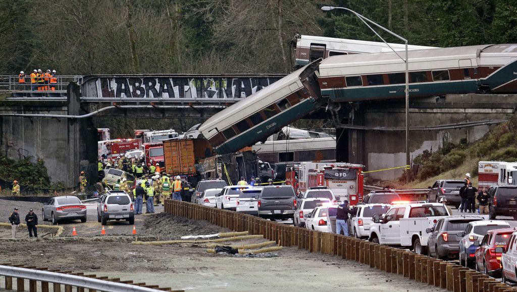 Train_Derailment_Washington_State_84225.jpg