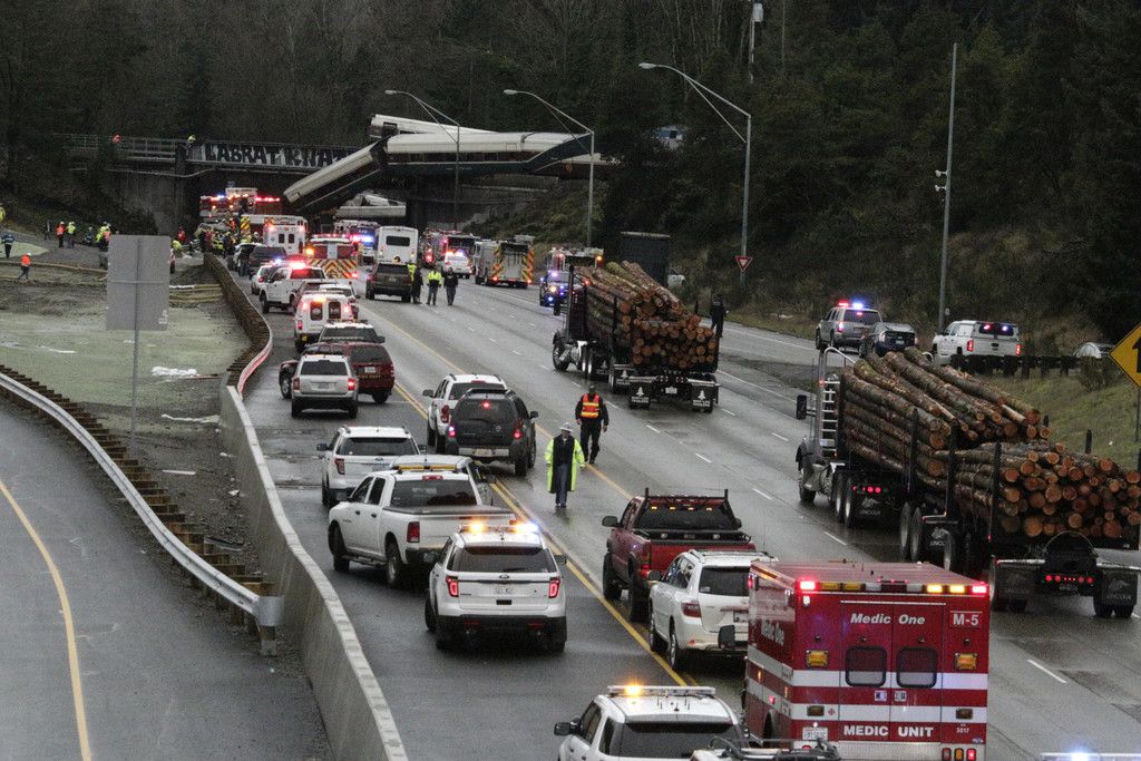 Train_Derailment-Washington_State_57748.jpg