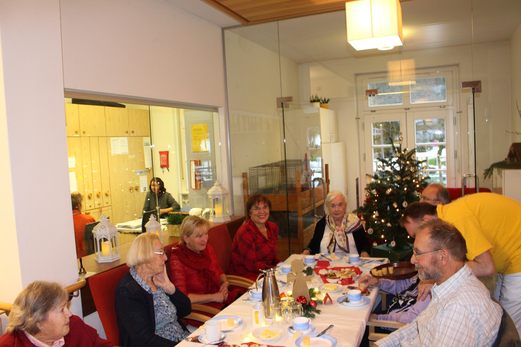 Jesuheim Weihnachtsfeier D Wohngruppen 21-12-2017 _3_.JPG