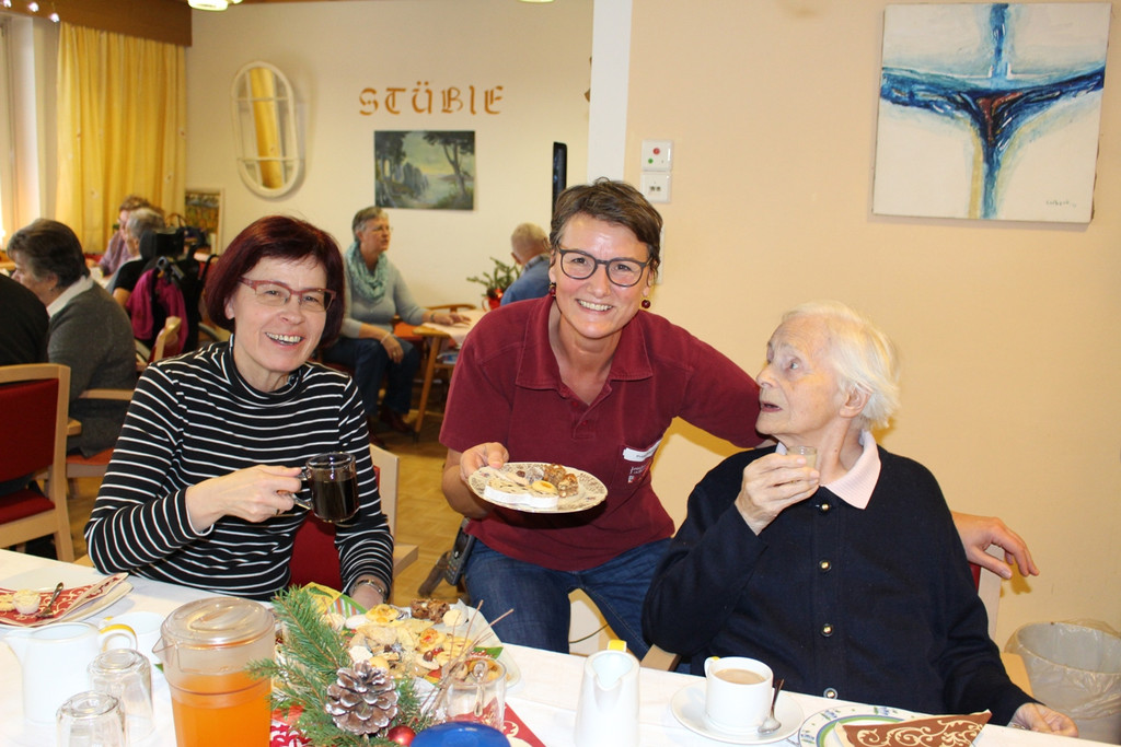 Jesuheim Weihnachtsfeier D Wohngruppen 21-12-2017 _6_.JPG