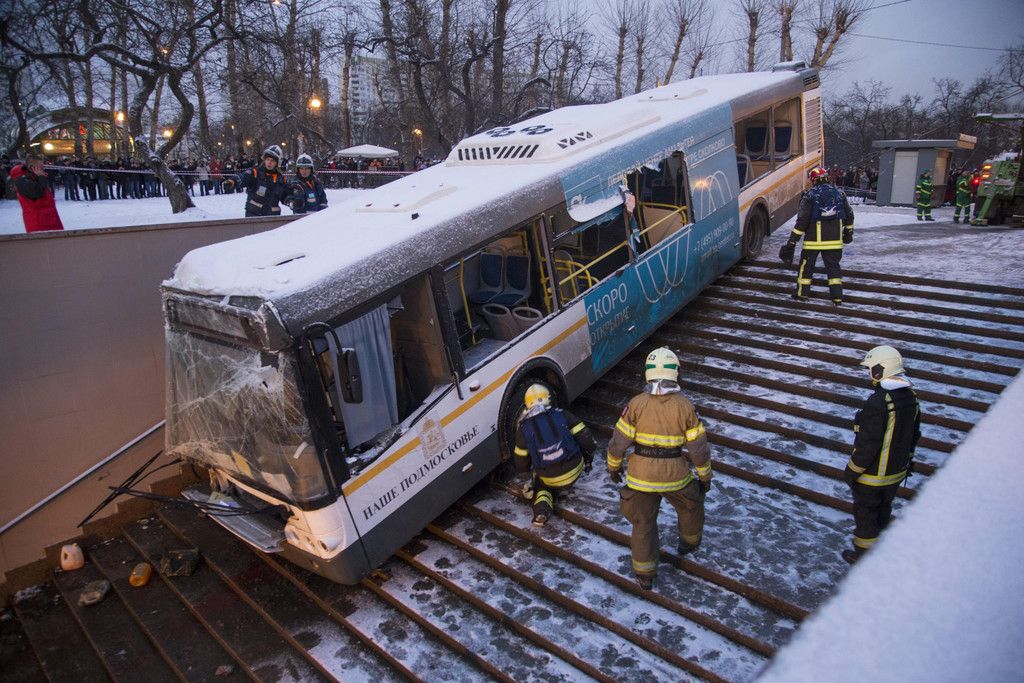Russia_Bus_Crash_13241_1.jpg