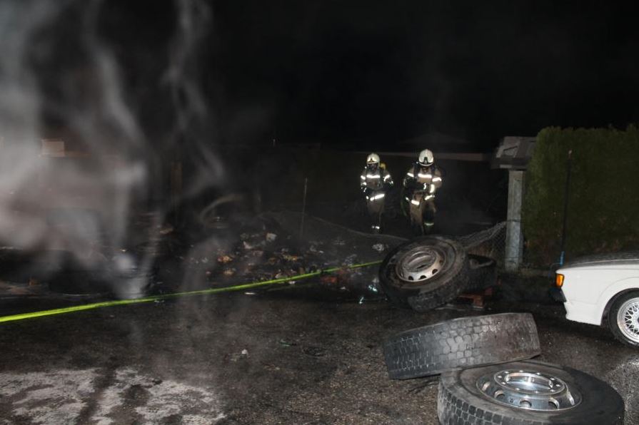 2018-01-08 07_10_00-Brand einer Reifenfirma - Freiwillige Feuerwehr B__rmoos.jpg