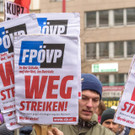 Grossdemo gegen Schwarz-Blau _27 von 266_.jpg