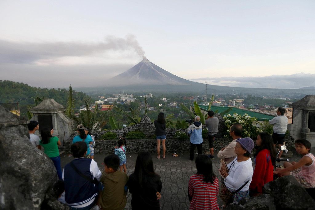 Philippines_Volcano_38523.jpg